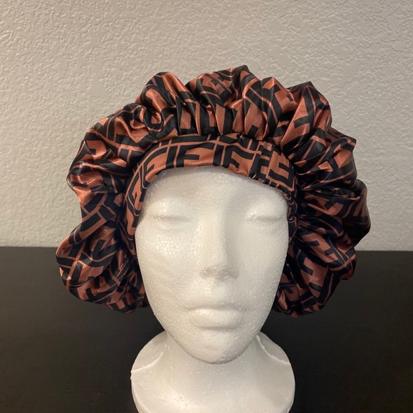 Silky Bonnets - Picture 14 of 14